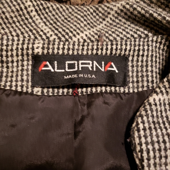 Wool blend coat by Alorna. - Picture 4 of 9